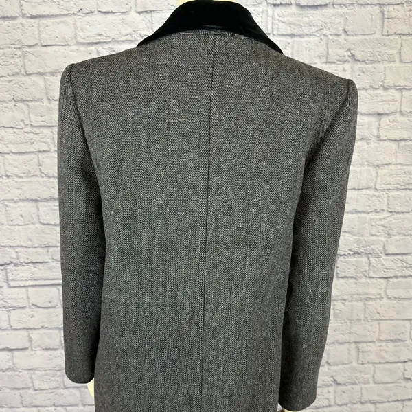 Vintage 1980s Central Park Wool Herringbone Velvet Collar Long Coat size Medium - Image 9