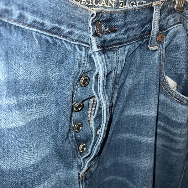 American Eagle Hi-Rise Girlfriend Distressed Jeans size 16 - Image 3