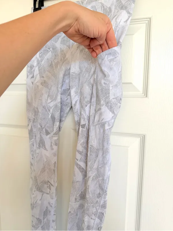 Lululemon Speed Up‎ Tight 28” Jasmine White Gray Size 4 - Image 5