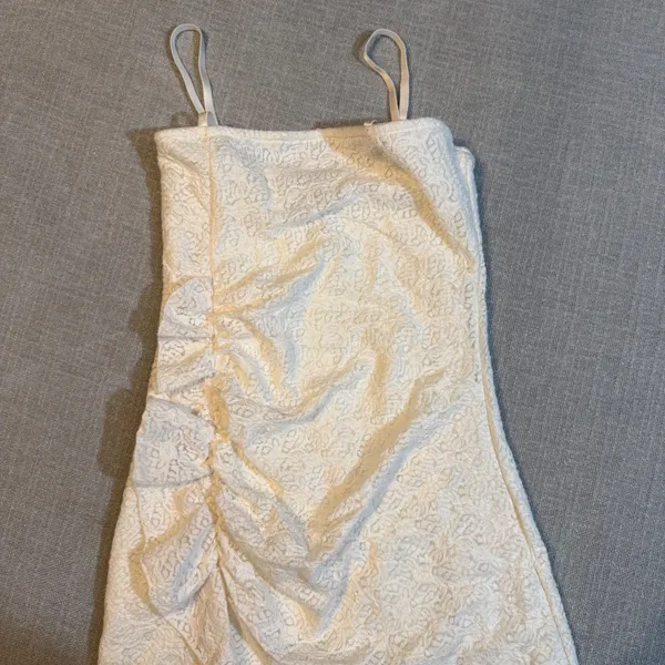 White Lace Ruched Mini Dress‎ Size Large Cream Asymmetrical Ruffle Hanky Hem - Image 3