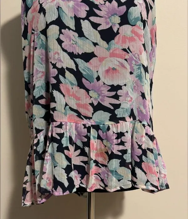 EUC Abercrombie & Fitch Black Spaghetti Strap Floral Peplum Tank size large - Image 4
