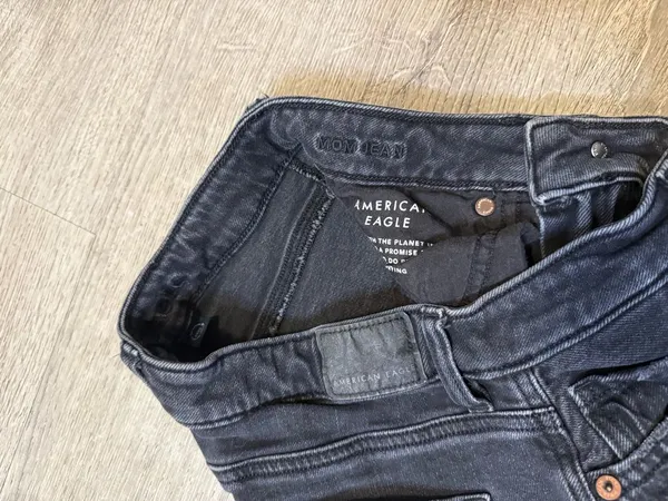 •AMERICAN EAGLE• MOM JEANS - Image 6