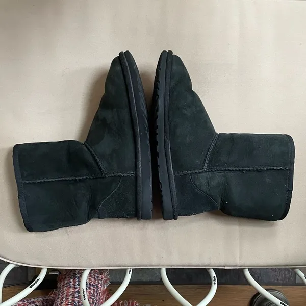 UGG Classic Short II Boots in Black Size‎ 6 - Image 6