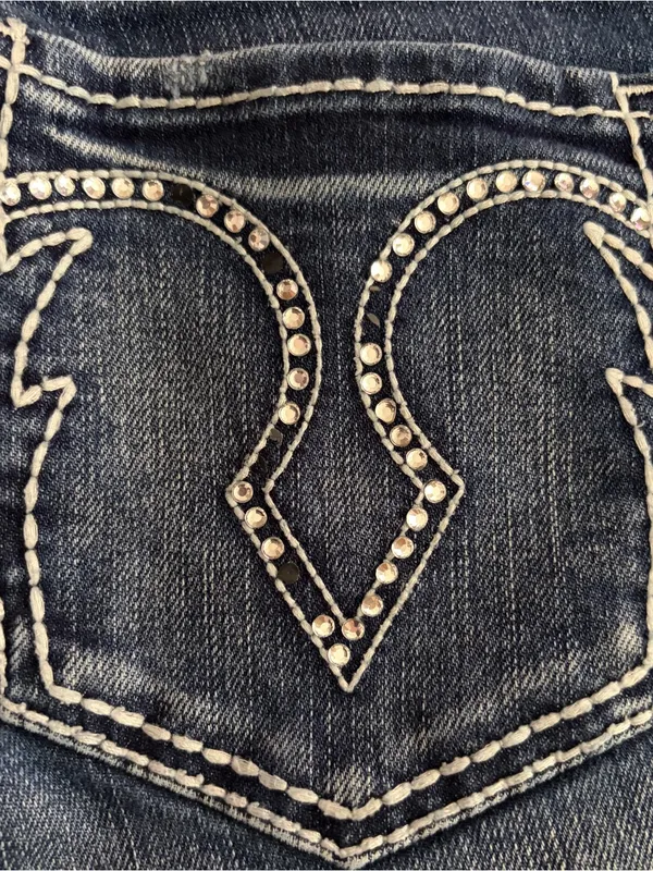 Cowgirl Tuff Co. Cowgirl Up mid rise bootcut flare embellished med wash denim jeans Sz 2 western - Image 10