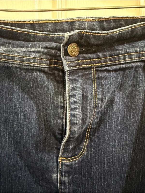 Old Navy Denim Skirt Size 20 - Image 3