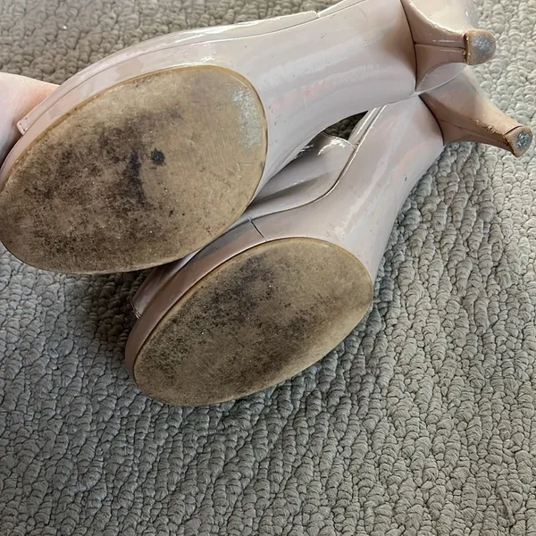 Tan heels size 7 fair condition - Image 3