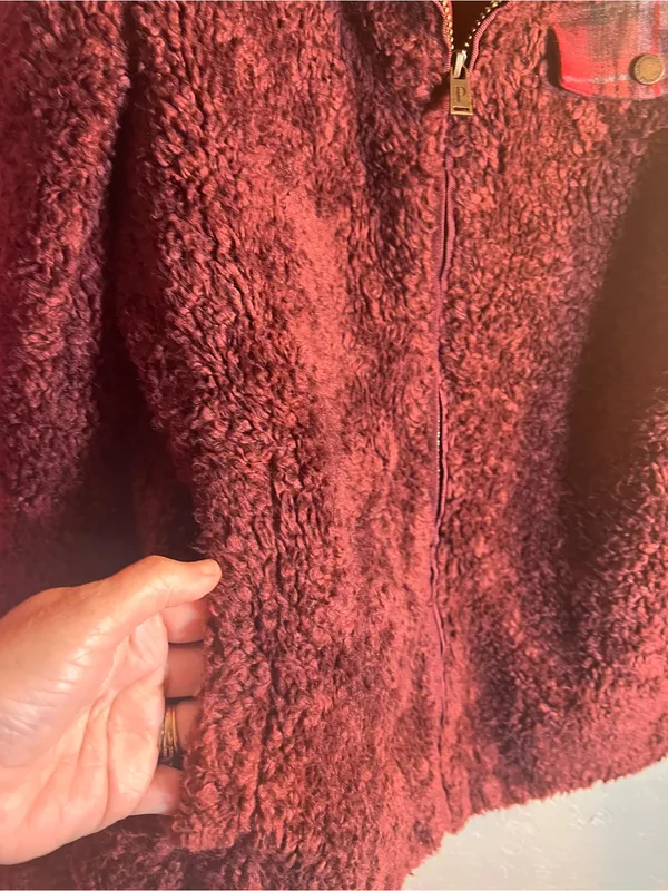 Pendleton Women's Burgundy Sherpa Zip Jacket M - Image 5