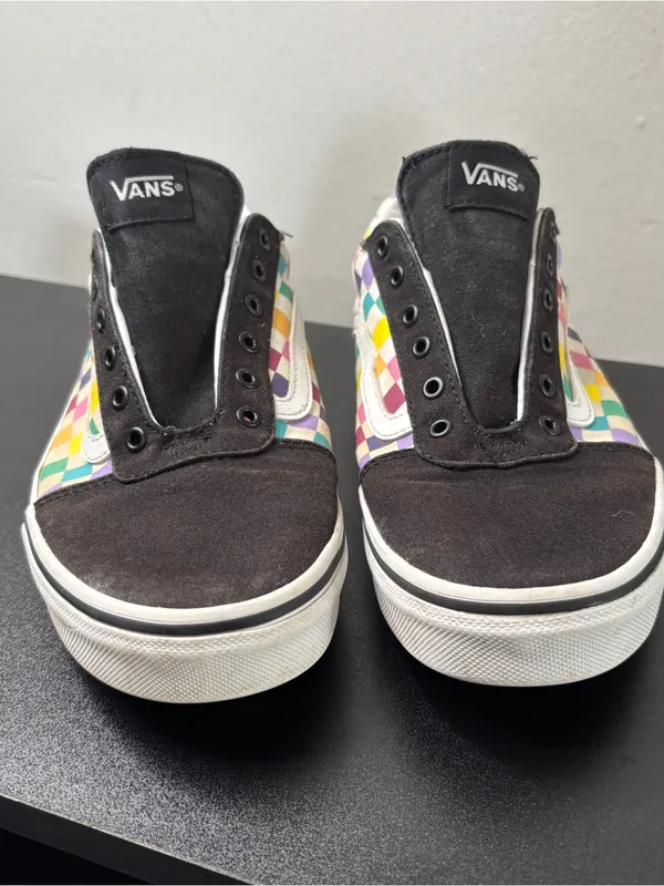 Vans Old Skool checkerboard sneakers, Missy size 6, classic, low top, retro - Image 2
