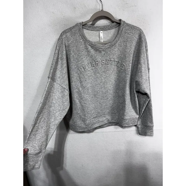 Fabletics Women's Large Gray Sweatshirt Never Settle Graphic Pullover - Image 3