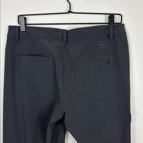 REI Cargo Hiking Pants Wide Leg Women’s Size 8 Charcoal Gray Zipper Pockets - Image 6