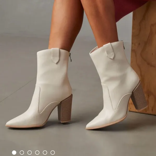 NWT - Vici Heeled Ankle Booties - Bone Color - Size 7 - Image 5