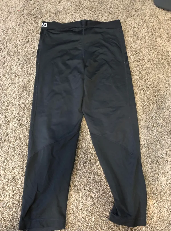 Nike Pro Crop Leggings - Image 2