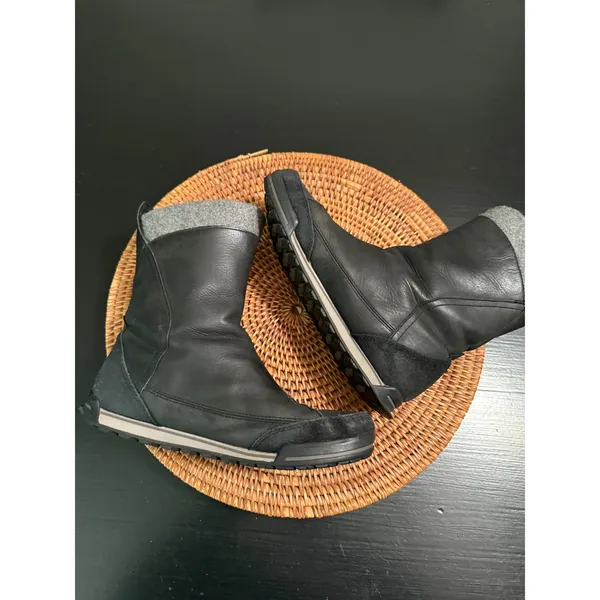 Teva Little Cloud Black Leather Wool liner Winter Boots Womens 7.5 Bungee Toggle - Image 6