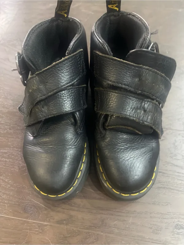 Dr. Martens Devon Heart Black Leather Platform Boots Size US 6 / EU 37 Double St - Image 11