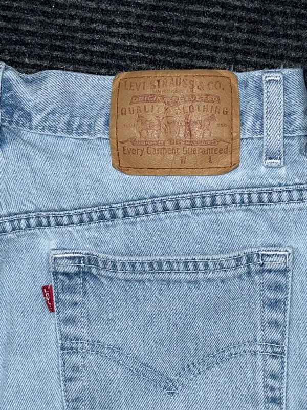 Vintage Y2K Levi’s Relaxed Fit Denim Shorts Women’s 14 / 30 Light Wash Jorts - Image 3