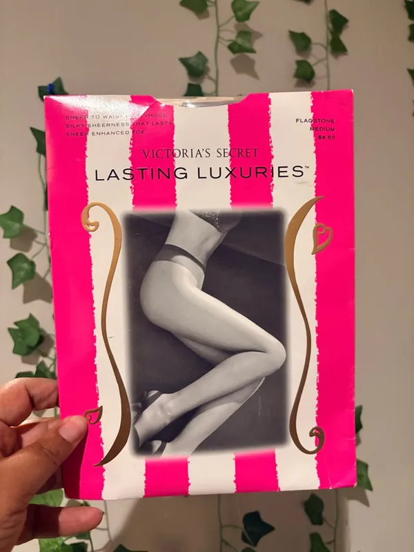 Vintage Victoria's Secret Lasting Luxuries Pantyhose - Medium - Flagstone Gray - Image 2