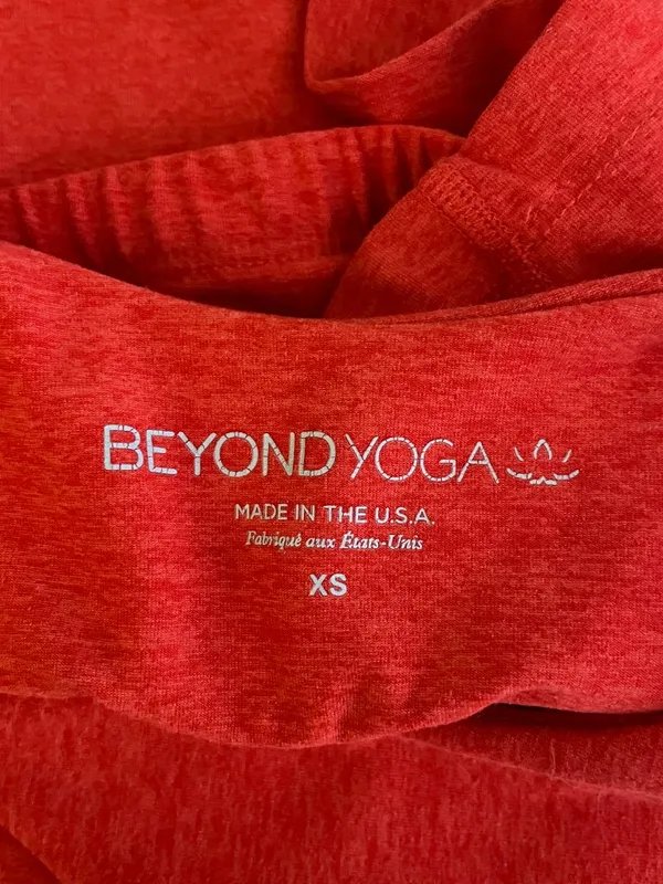Beyond Yoga Women XS Red Spacedye Refocus Cropped Tank Built in Bra Athleisure - Image 6