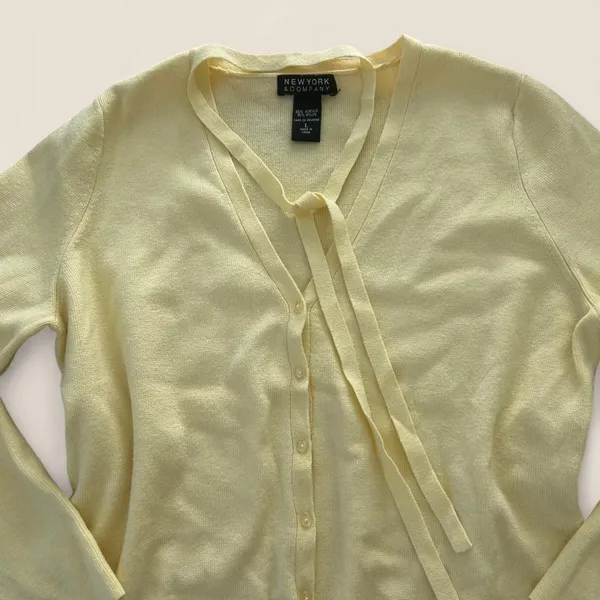 Source Unknown Butter Yellow knit button sweater w/ neck tie detail Carolyn Bessette Kennedy L - Image 3