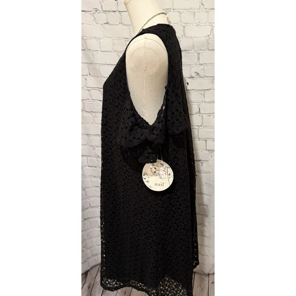 Naïf black lace cold-shoulder dress features an open-shoulder & Gold Necklace 1X - Image 5
