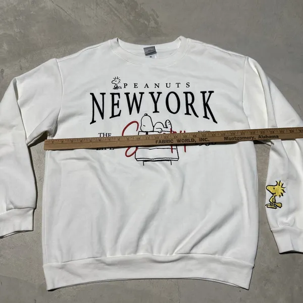Peanuts Snoopy New York NY Women's Embroidered Sweatshirt SZ XL Pullover Graphic - Image 6