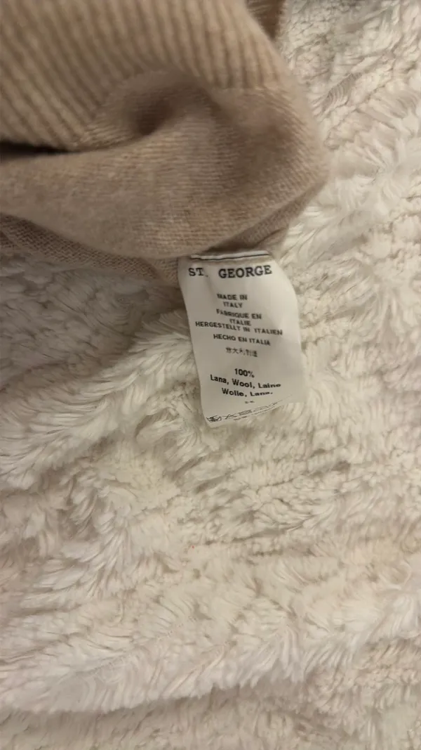 Brandy Melville Sweater - Image 3