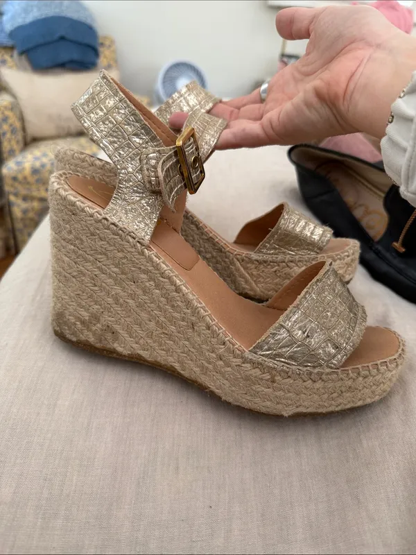 kanna Metallic Croc-Embossed Gold Espadrille Wedge Sandals - Image 4