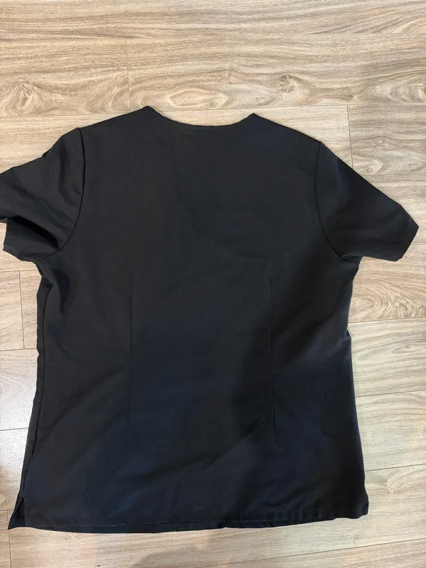 FIGS scrub top size large  - Image 2