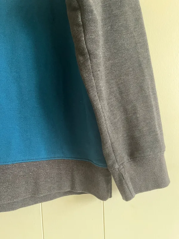 Amplify blue and gray sweatshirt - Image 5