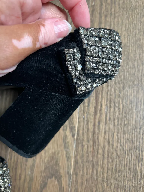 Tory Burch Josephine Black Velvet Block Heel Pumps with Crystal Bow size 6.5 - Image 6