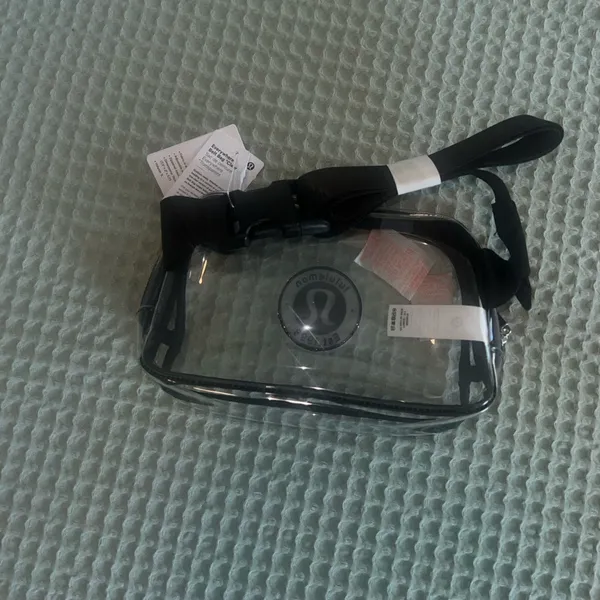 NWT Lululemon‎ Everywhere Belt Bag
*Clear - Image 3