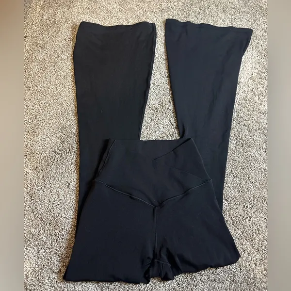 Aerie Offline Real Me high-waisted crossover flare leggings Black size XS - Image 2