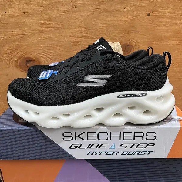 Skechers Women's Black Trainers - Image 4