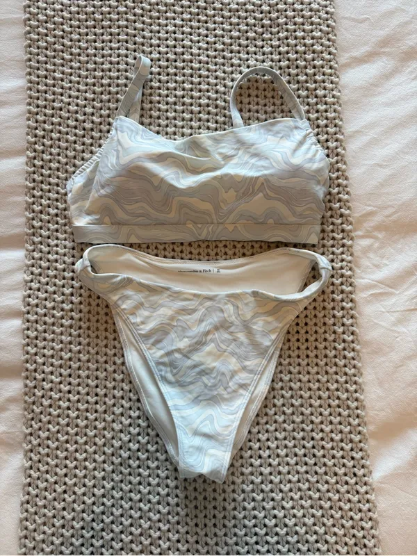 Abercrombie & Fitch Curve Love Straight Neck Swim Top and High Leg Cheeky Bottom - Image 2