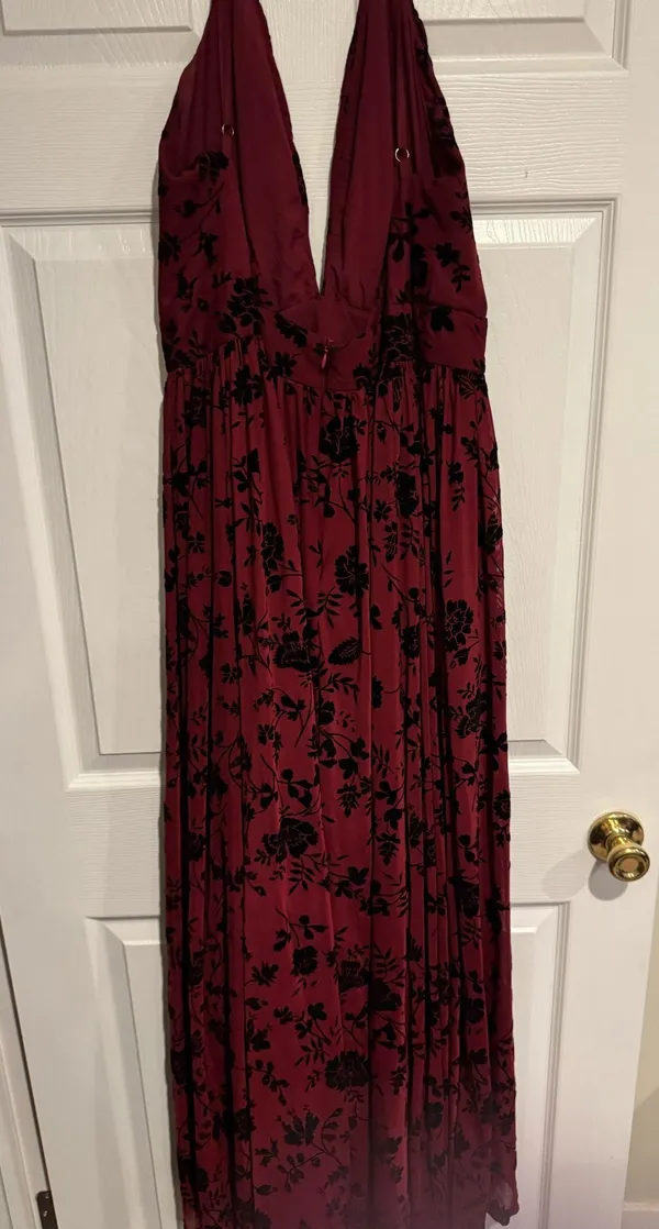 Showpo Formal Dress - Image 2