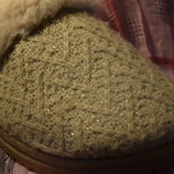 Skechers Cozy Lite Sparkle Knit Slippers, Tan, Size 6 - Image 4