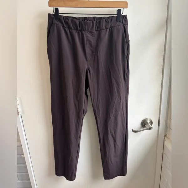 Vuori‎ Miles Ankle Pant medium athleisure workout yoga streetwear techwear - Image 4