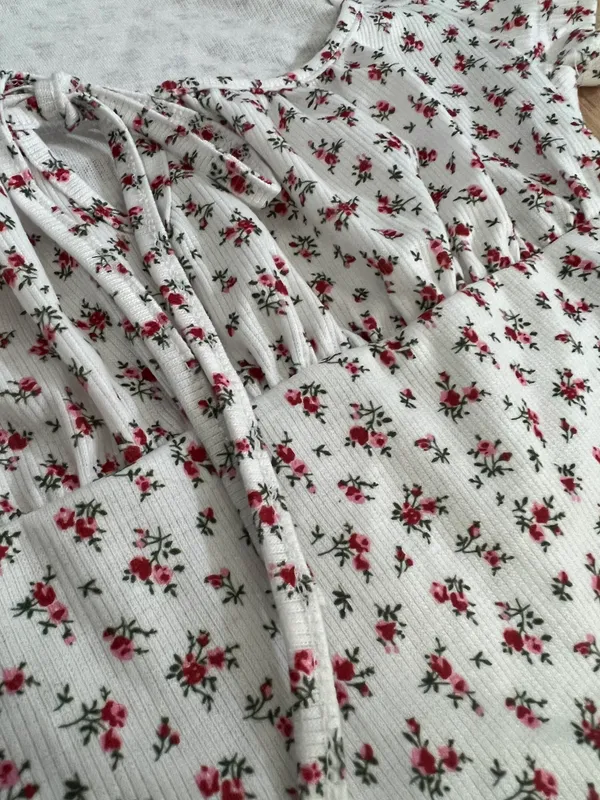 SheIn Floral Tie Front Top - Image 3