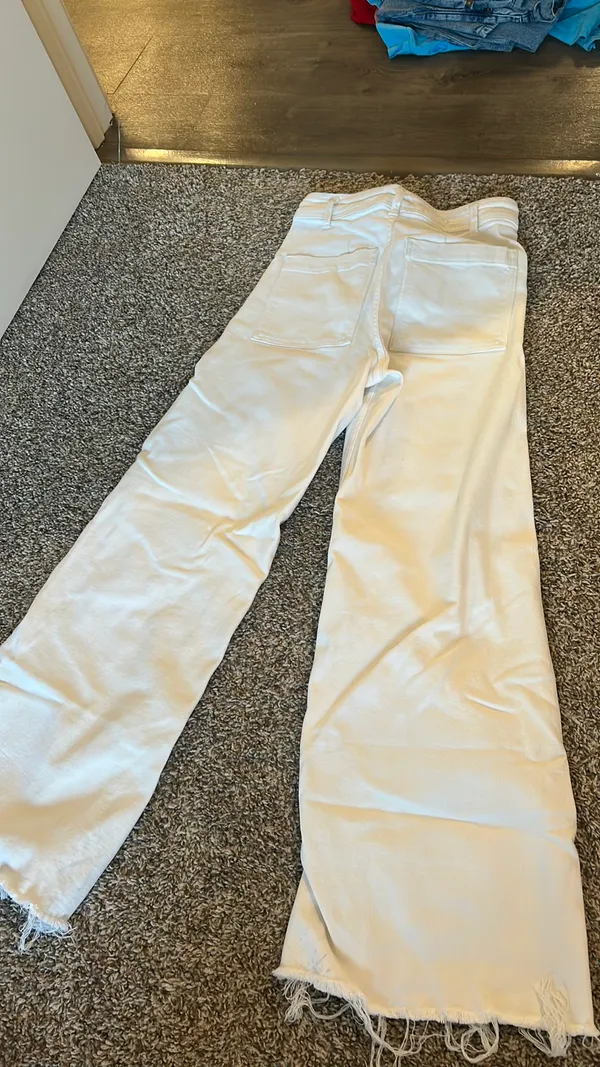 Zara High Waisted White Full Length Jeans - Image 2
