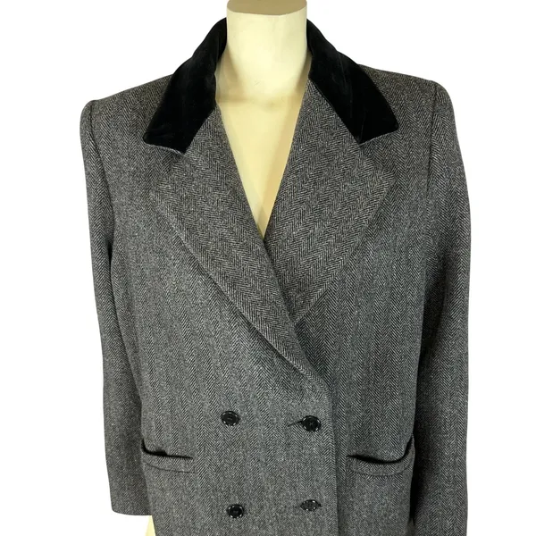 Vintage 1980s Central Park Wool Herringbone Velvet Collar Long Coat size Medium - Image 3