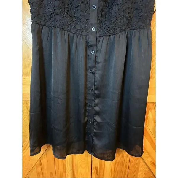 Belinda sleeveless V-neck dress size medium button up nwt (8675)￼ - Image 2