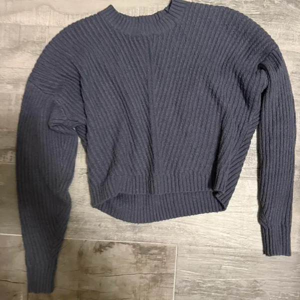 Hollister Long Sleeve Cropped Sweater - Image 2