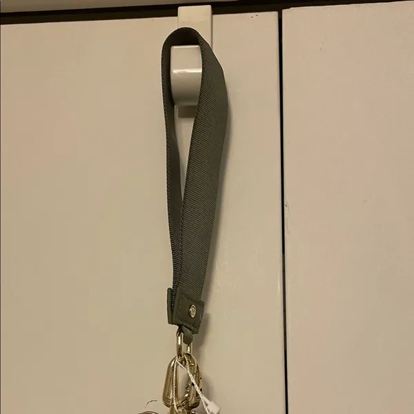 Lululemon Cream and Olive Accessory Duo - Image 9
