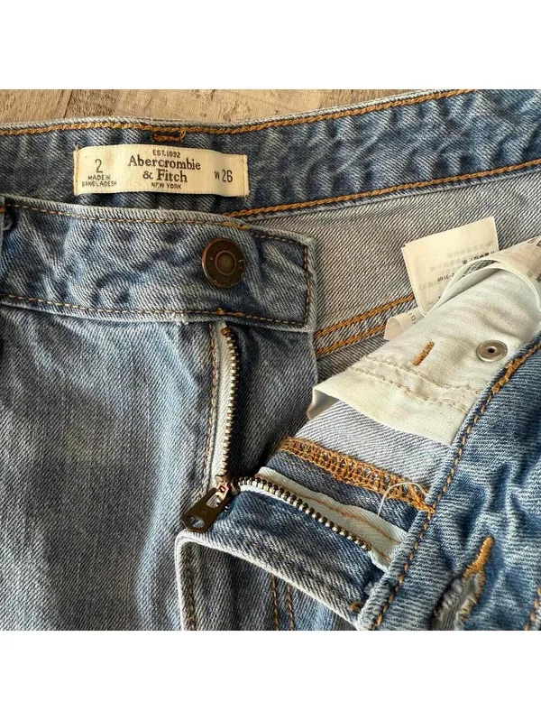 Abercrombie & Fitch Women's Size 2 W26 Distressed Denim Cutoff Short High Rise - Image 3