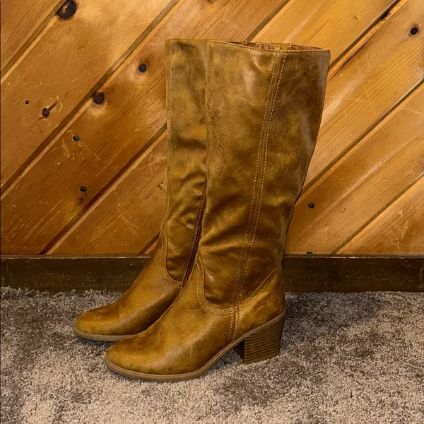 Unr8ed suede faux leather brown distressed heeled knee high boots - Image 4