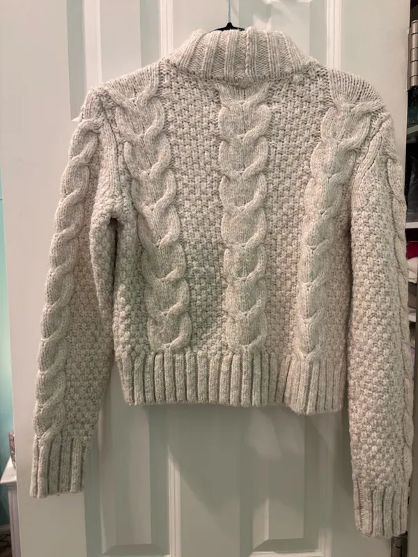 American Eagle Cable Knit Sweater - Image 2