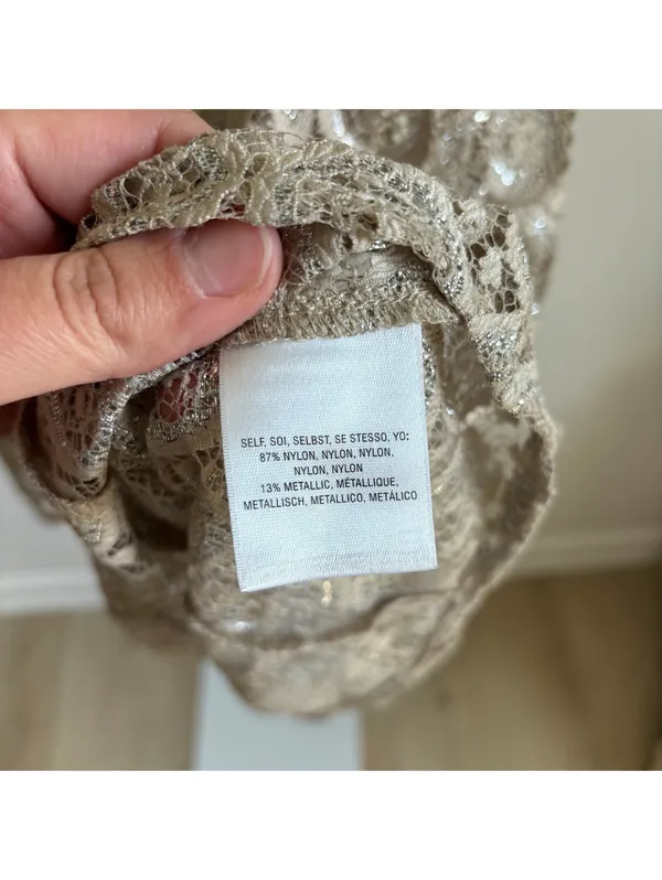 Anthropologie Akemi + Kin EUC Women's Lyra Lace Metallic Top (missing cami) S - Image 3