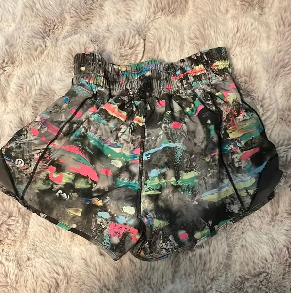 Lululemon Hotty Hot Shorts - Image 2