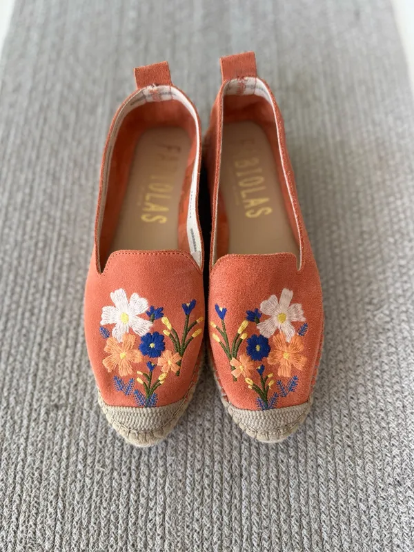 Fabiolas Floral Embroidered Coral Suede Leather Espadrilles Size 38 - Image 15