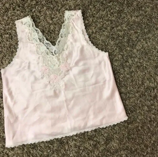 Vintage light pink sleep top with adorable dainty lace, bead, and flower details - Image 4