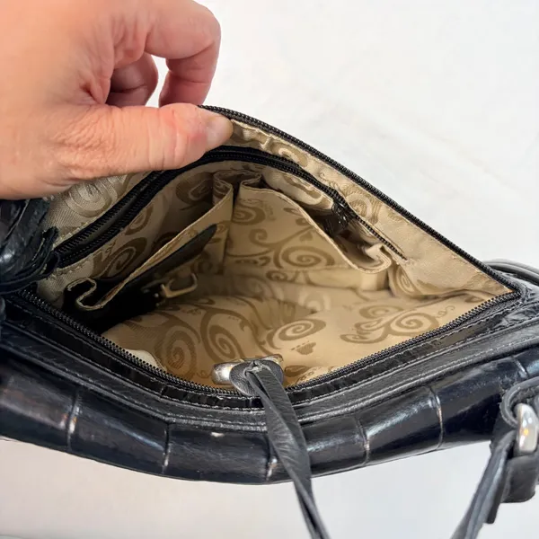 Brighton black leather handbag. 2 pockets with charm, tassel, woven handle - Image 13
